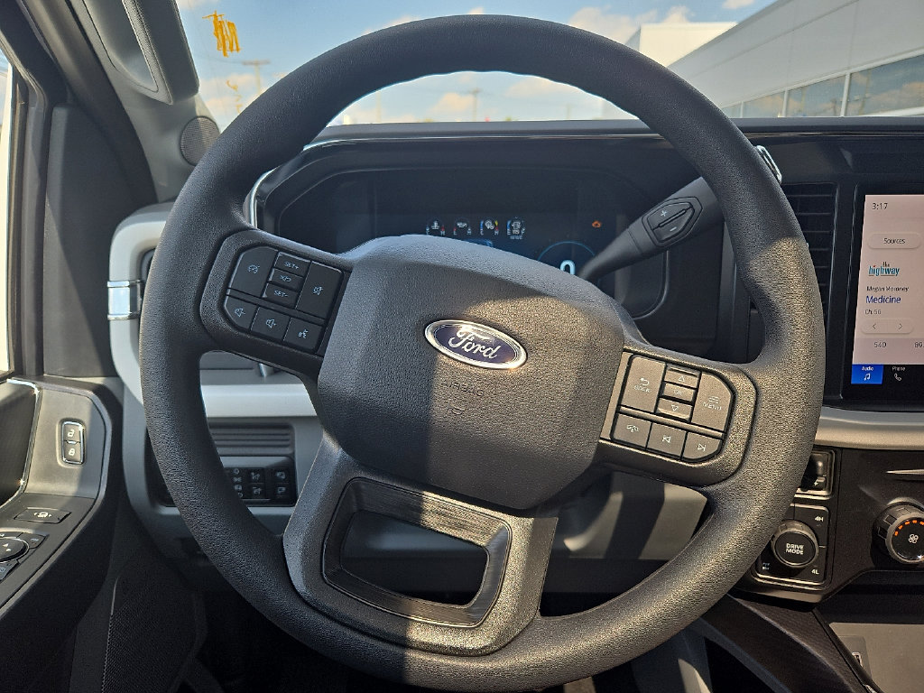 New 2026 Ford F250 XLT w/ XLT Premium Package AWD/4WD image 17