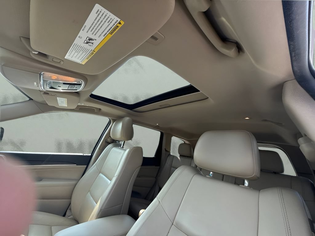 Used 2018 Jeep Grand Cherokee Limited AWD/4WD image 6