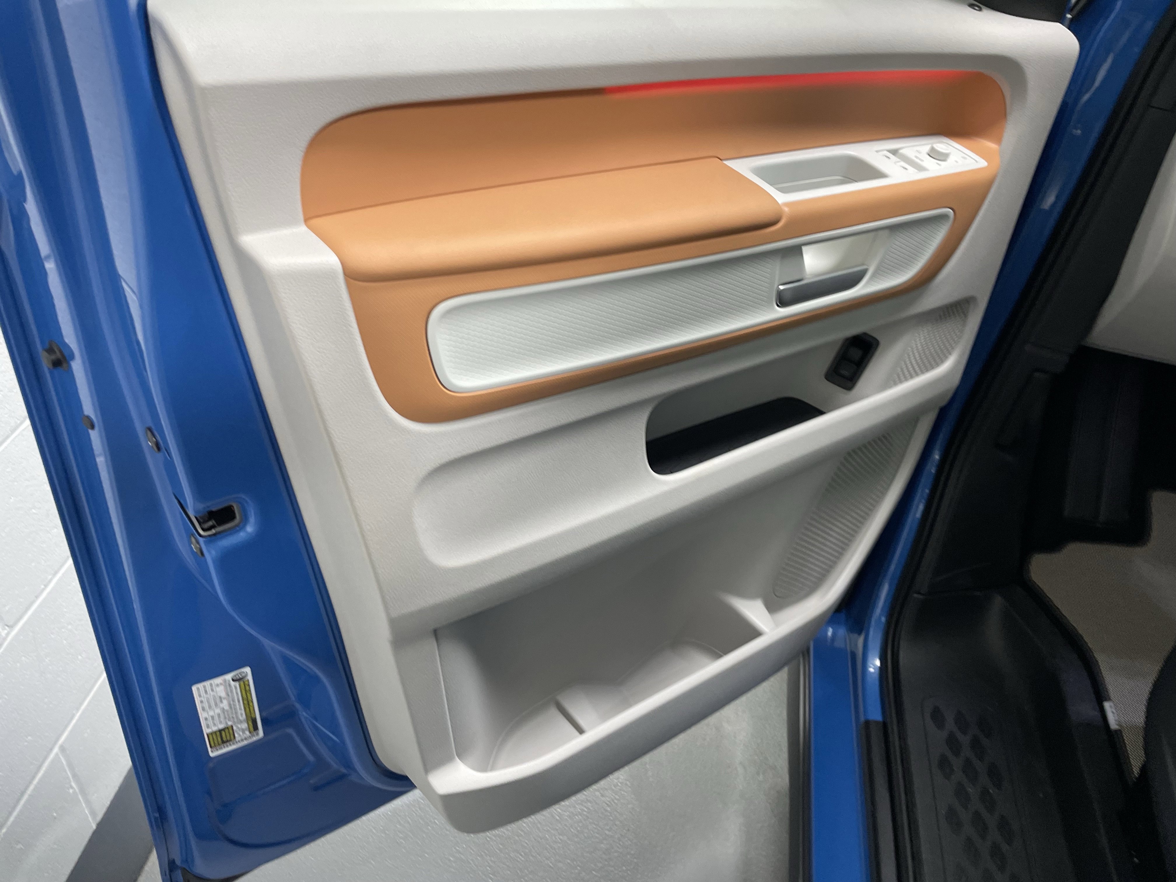 New 2025 Volkswagen ID. Buzz Pro S Plus image 5