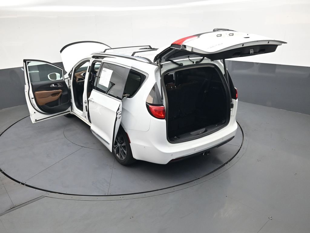 Used 2017 Chrysler Pacifica Limited FWD image 51