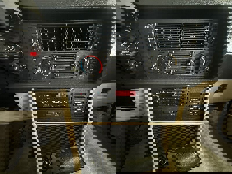 Used 1987 BMW 635CSi Coupe image 23