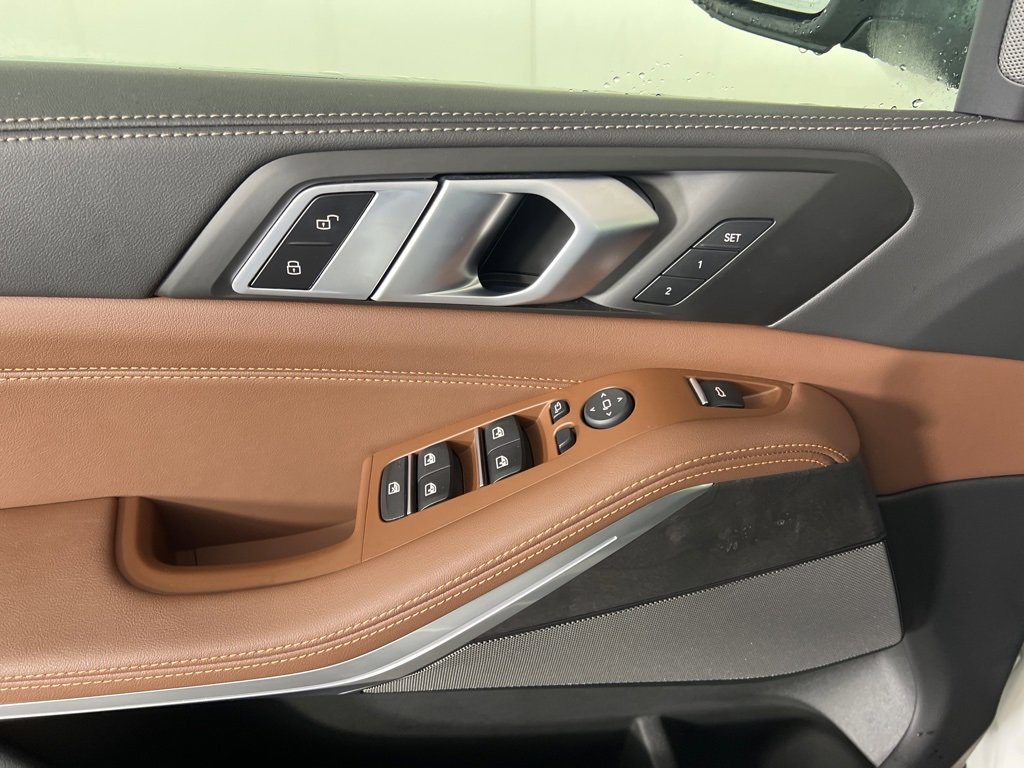 Certified 2024 BMW X5 xDrive40i w/ Premium Package image 17