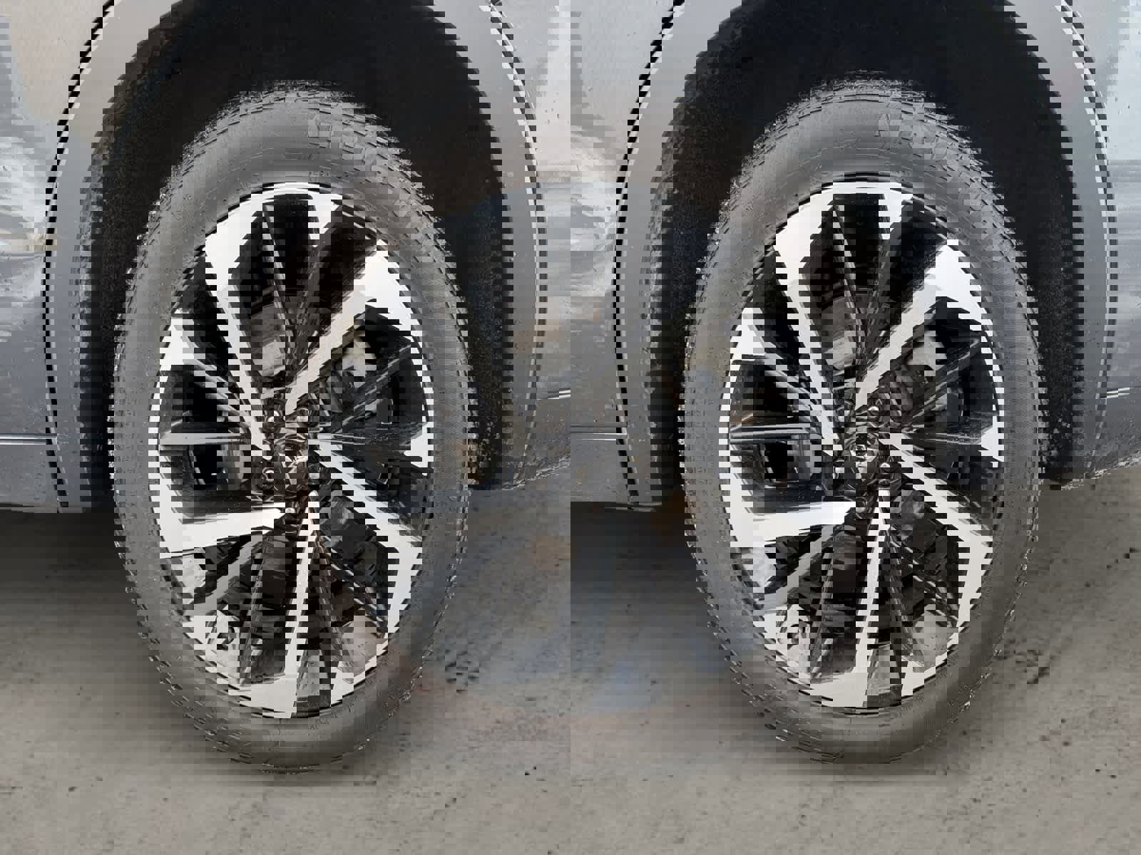 Used 2024 Mitsubishi Outlander SEL image 9