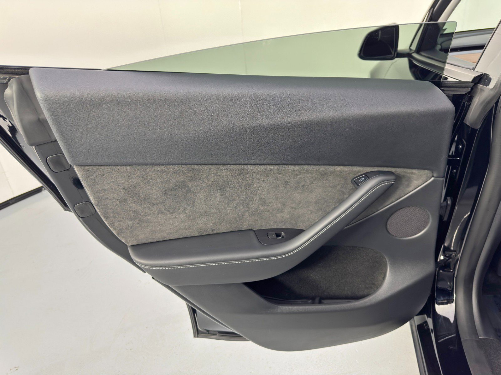 Used 2023 Tesla Model Y Performance image 43