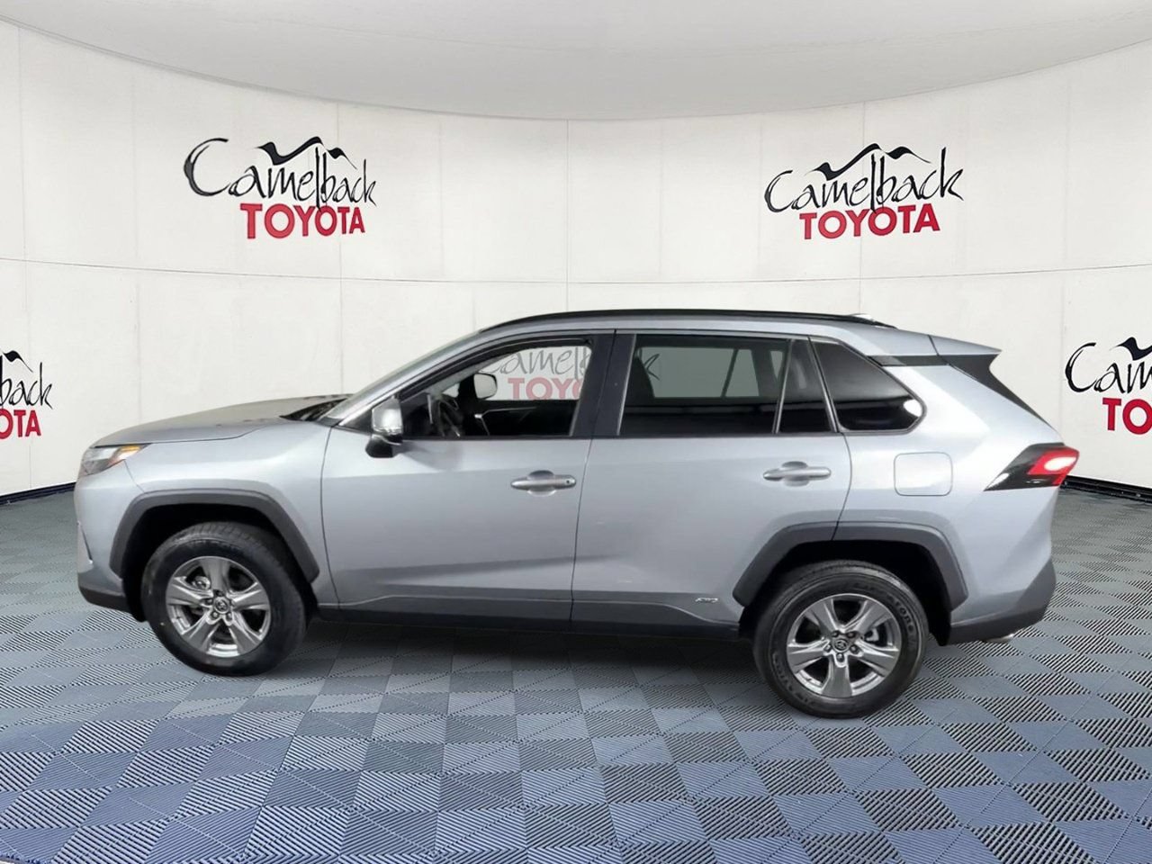 Used 2023 Toyota RAV4 LE AWD/4WD image 8