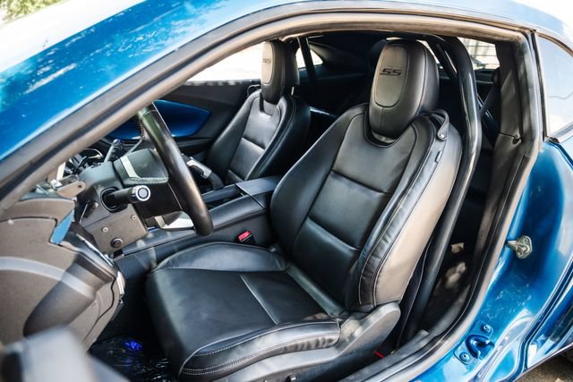 Used 2010 Chevrolet Camaro SS w/ RS Package RWD image 4