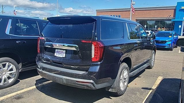 Used 2023 GMC Yukon XL SLT w/ SLT Premium Package AWD/4WD image 4
