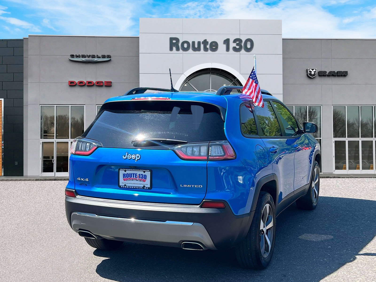 Used 2022 Jeep Cherokee Limited AWD/4WD image 4