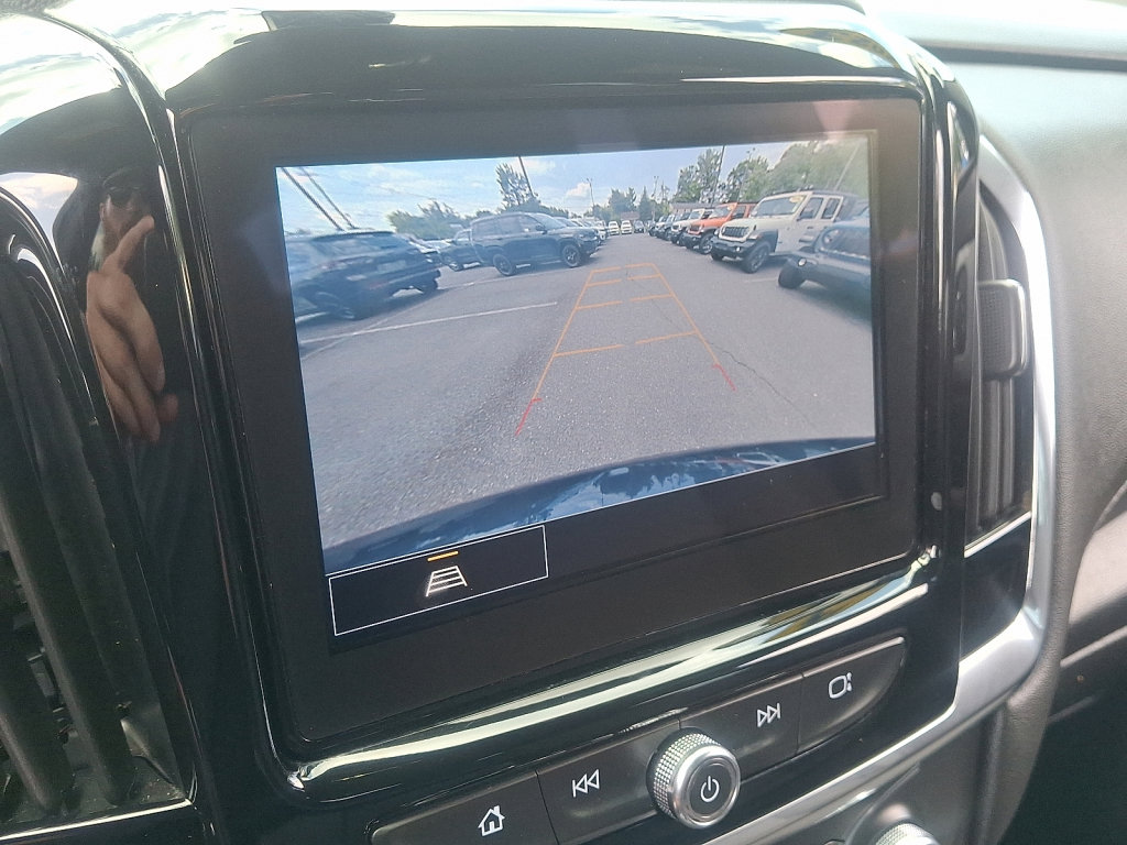 Used 2023 Chevrolet Traverse LT image 27