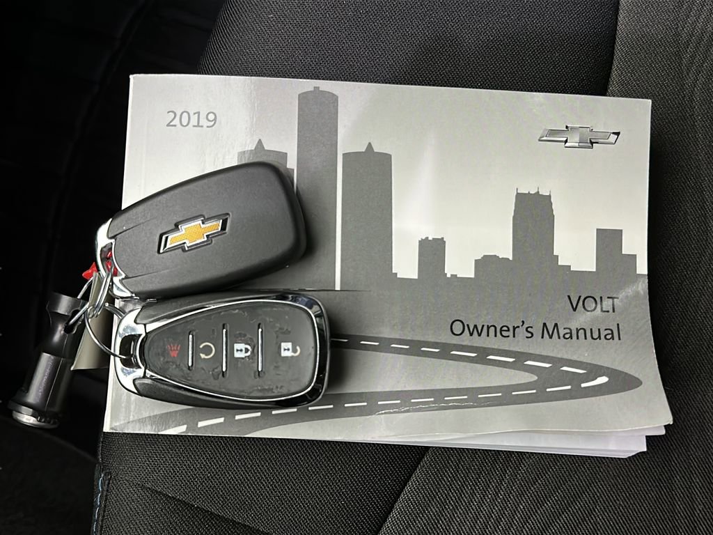 Used 2019 Chevrolet Volt LT w/ Comfort Package image 28