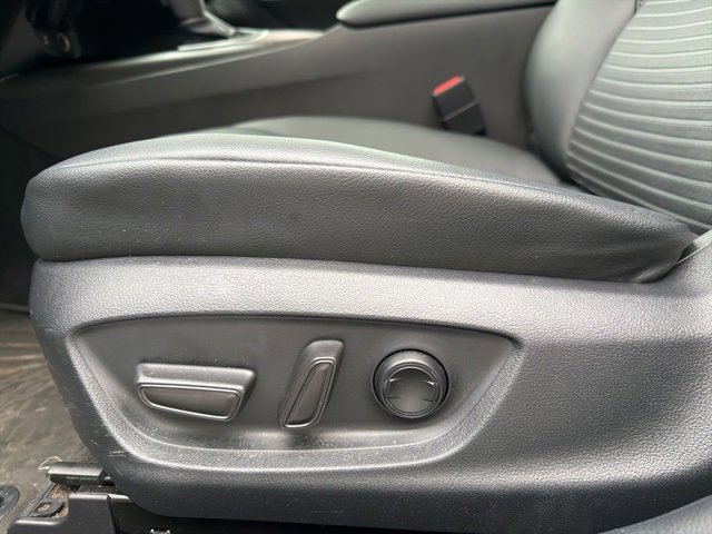 Used 2024 Toyota Camry SE image 15