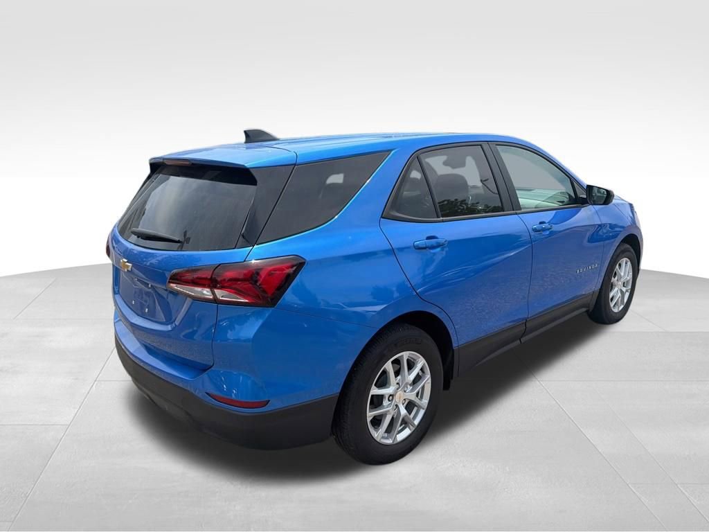 Used 2024 Chevrolet Equinox LS w/ LS Convenience Package FWD image 5