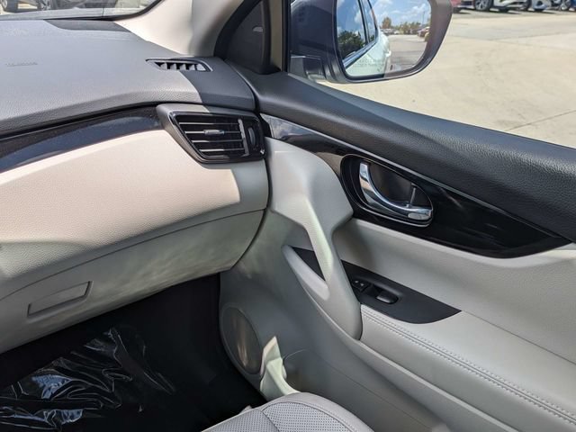 Used 2022 Nissan Rogue Sport SL FWD image 18