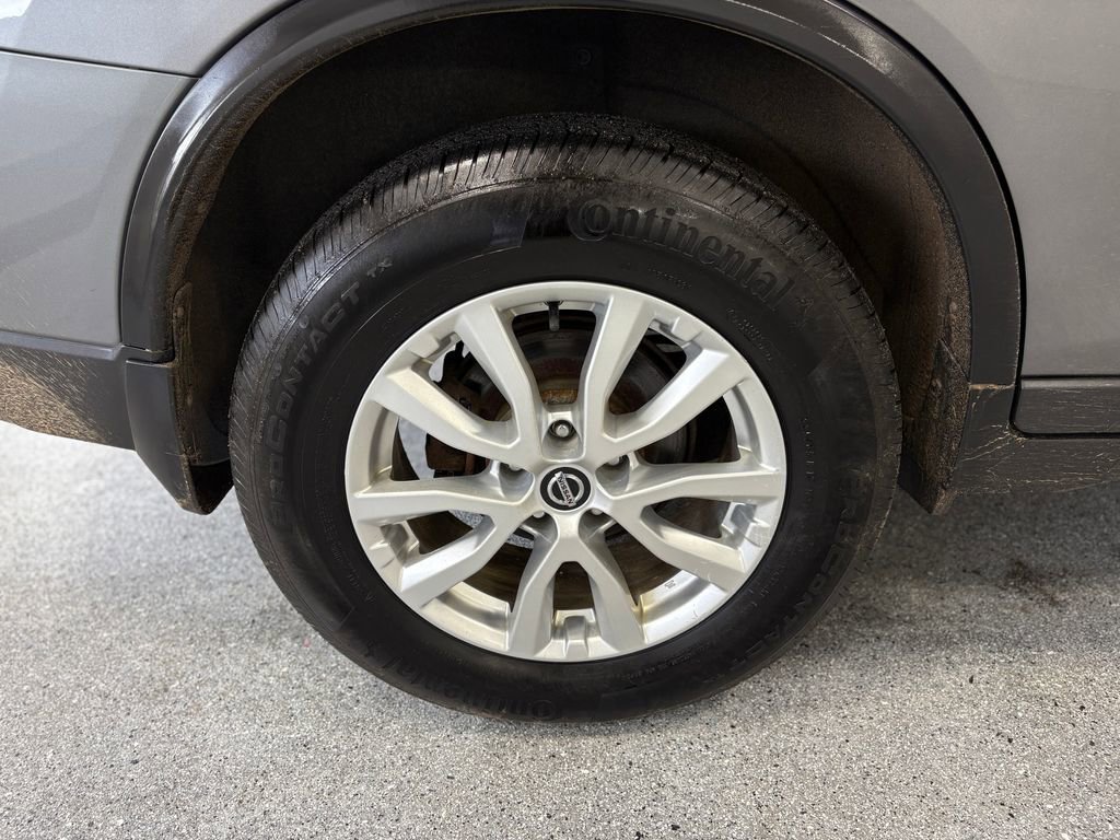 Used 2019 Nissan Rogue S image 28