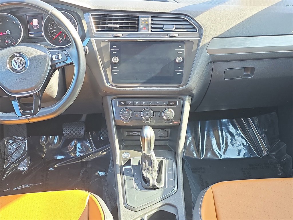 Used 2018 Volkswagen Tiguan SE w/ Panoramic Sunroof Package image 17