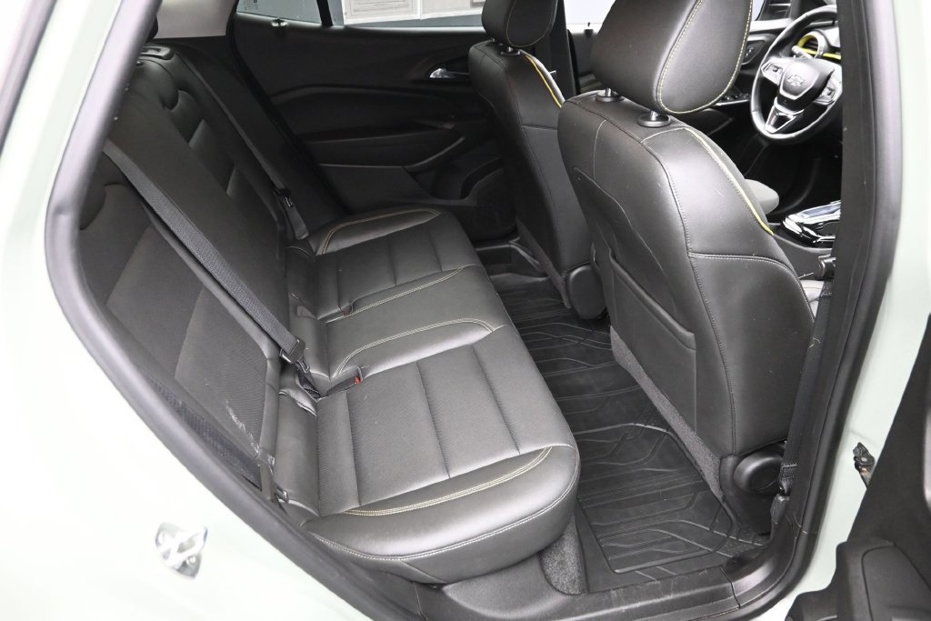 Used 2024 Chevrolet Trax ACTIV w/ Sunroof Package FWD image 10