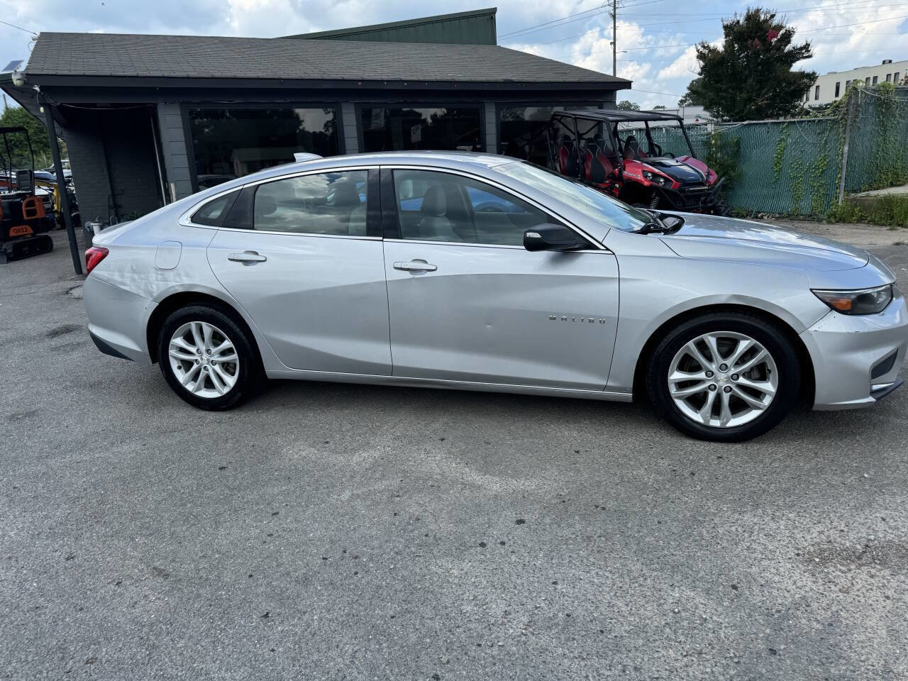 Used 2018 Chevrolet Malibu LT image 9