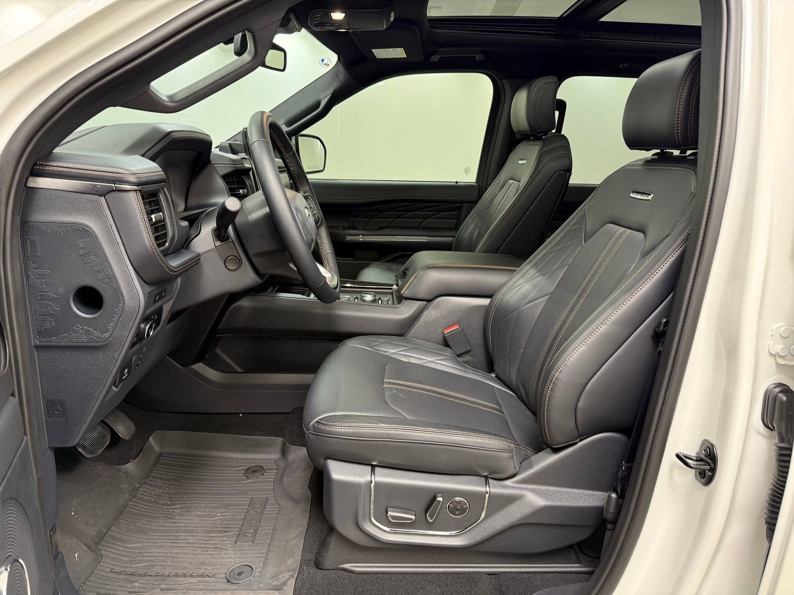 Used 2024 Ford Expedition Max Platinum image 16