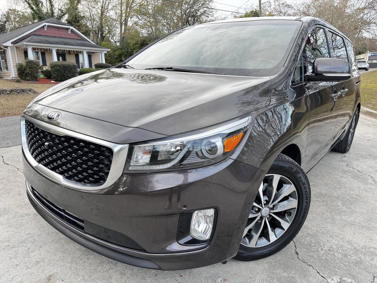 Used 2016 Kia Sedona SX image 3