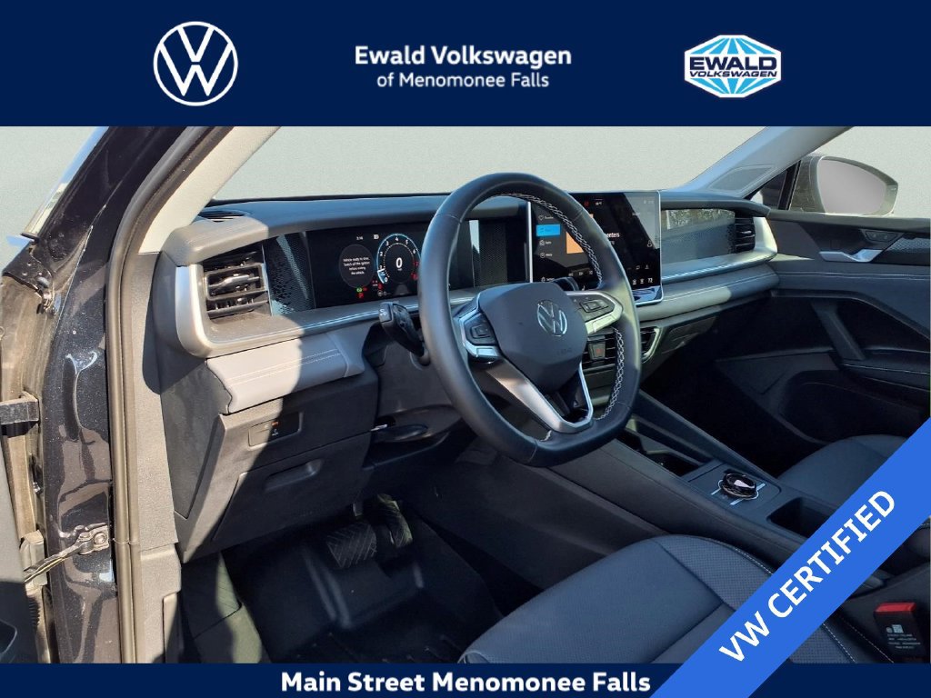 Used 2026 Volkswagen Tiguan SE AWD/4WD image 9