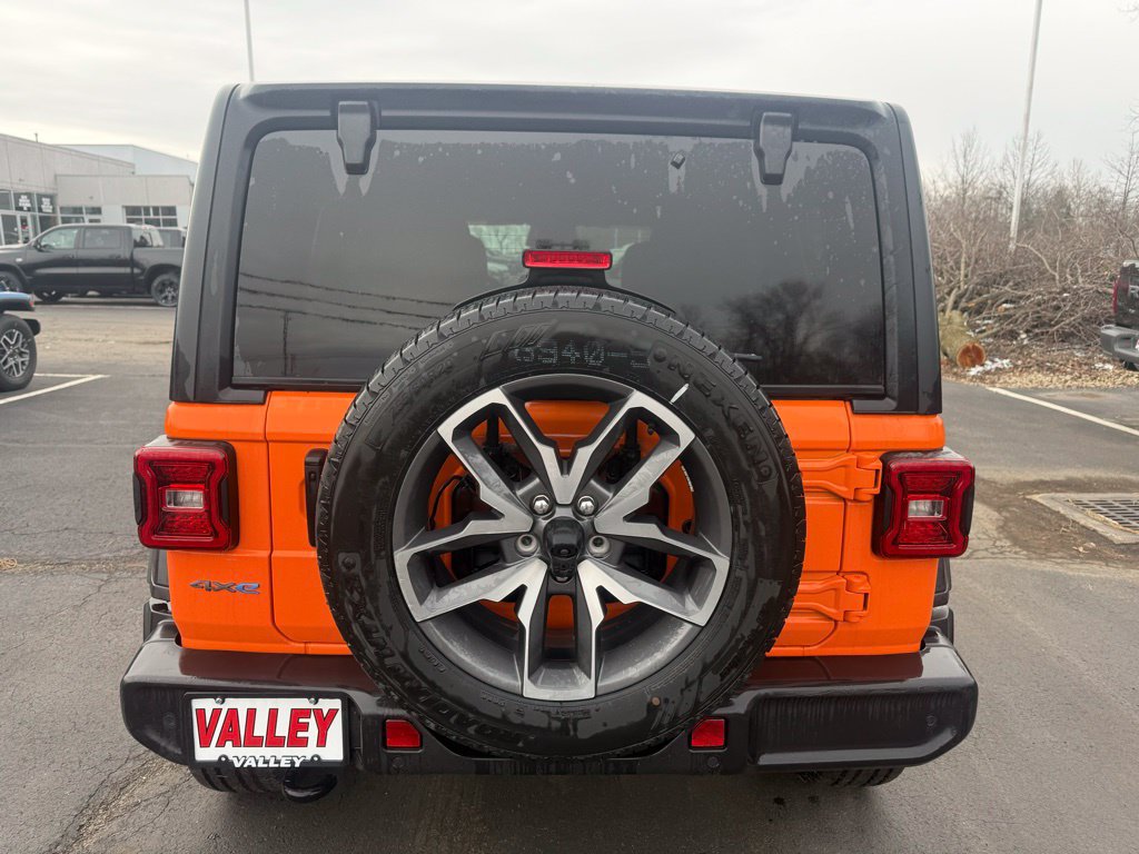 Used 2025 Jeep Wrangler Unlimited Sport S 4xe w/ Convenience Group AWD/4WD image 4