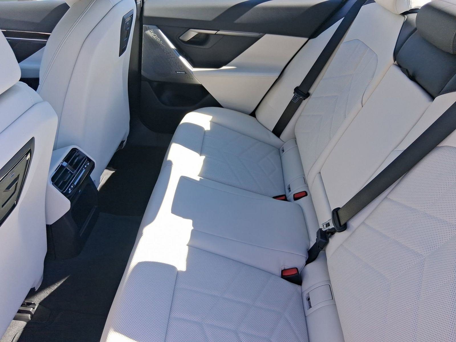 New 2026 BMW 530i w/ Premium Package RWD image 26