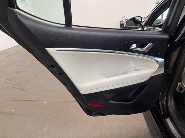 Used 2025 Genesis G70 2.5T RWD image 20