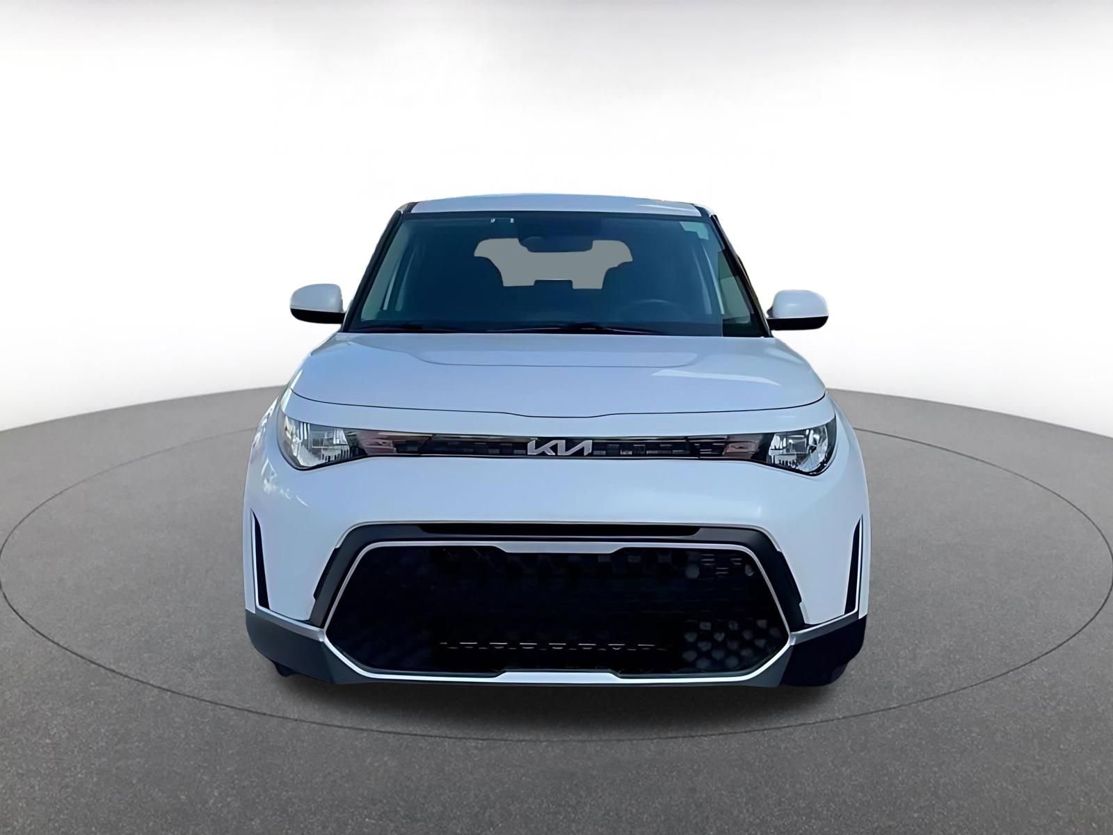 Used 2025 Kia Soul LX w/ LX Technology Package FWD image 4