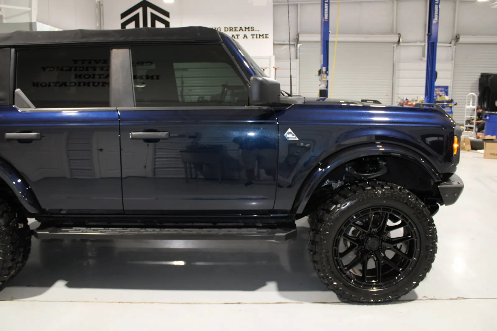Used 2021 Ford Bronco Black Diamond w/ Sasquatch Package AWD/4WD image 14