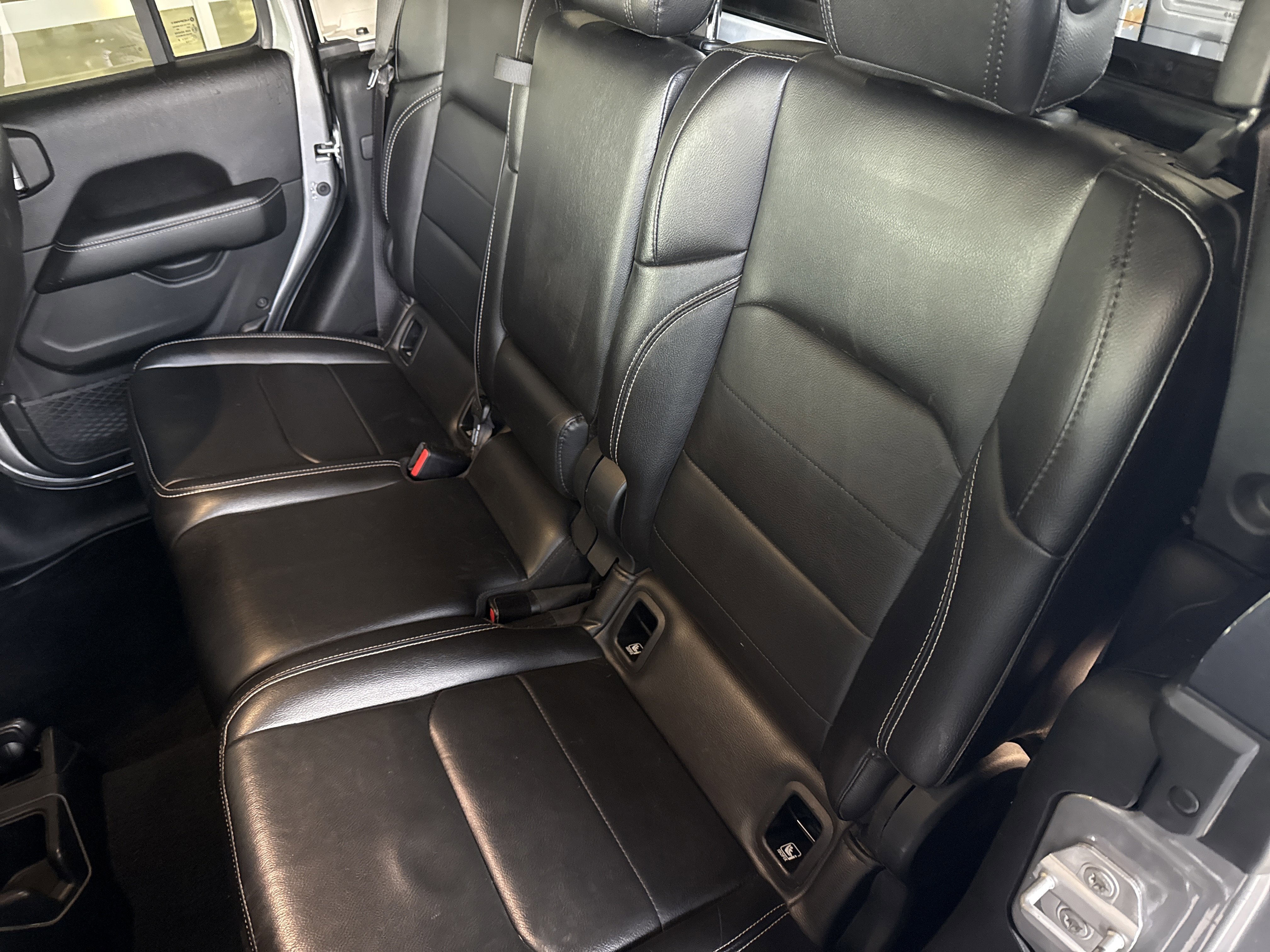 Used 2020 Jeep Gladiator Overland image 11