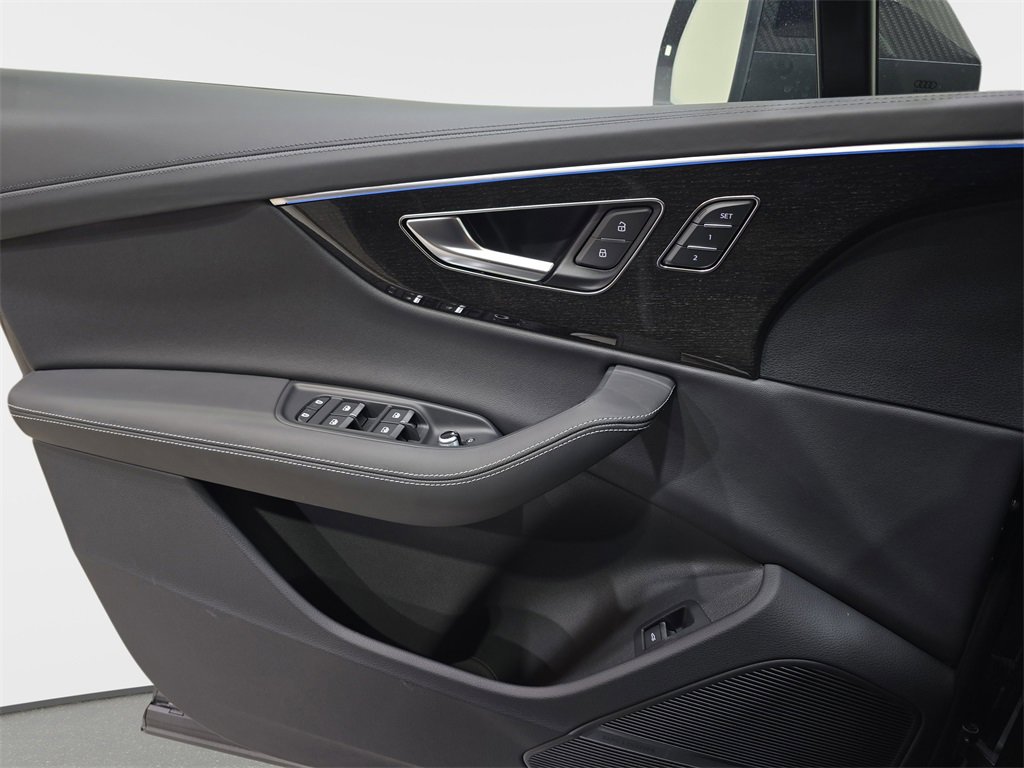 New 2025 Audi Q7 3.0T Prestige image 27