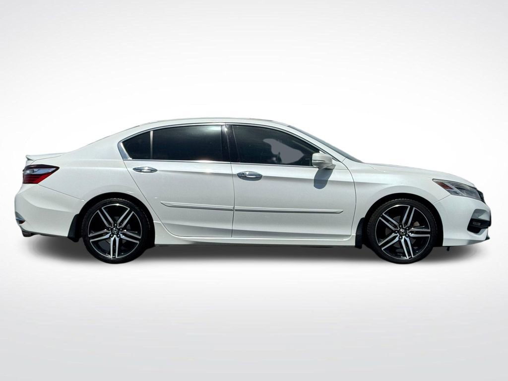 Used 2016 Honda Accord Touring image 13