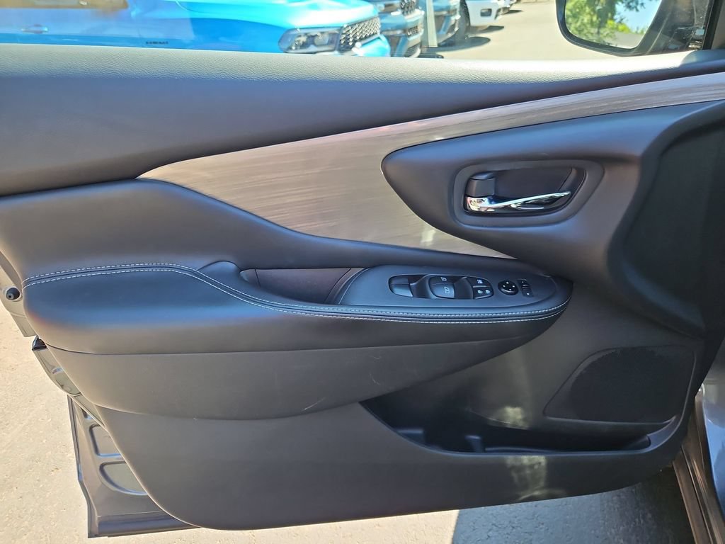 Used 2016 Nissan Murano S AWD/4WD image 11