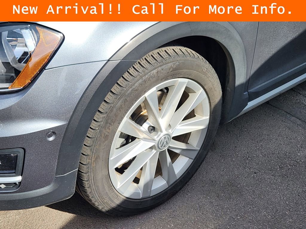 Used 2017 Volkswagen Golf Alltrack SE image 8