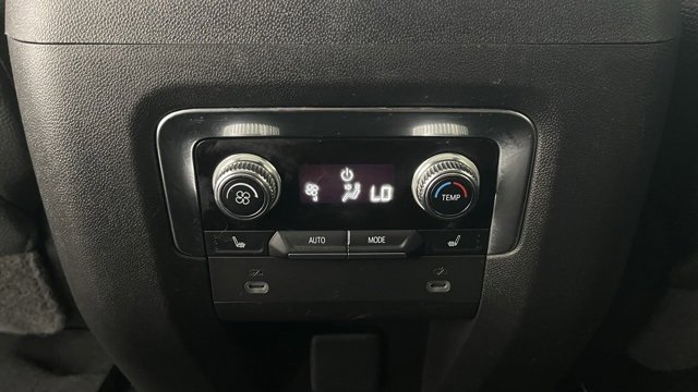 Used 2022 GMC Yukon XL Denali image 47