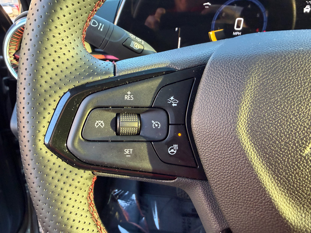 Used 2025 Chevrolet Trax RS w/ Driver Confidence Package image 25