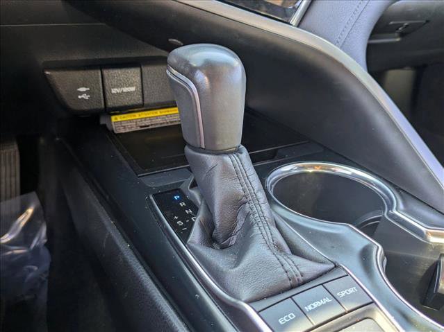 Used 2018 Toyota Camry XSE image 11