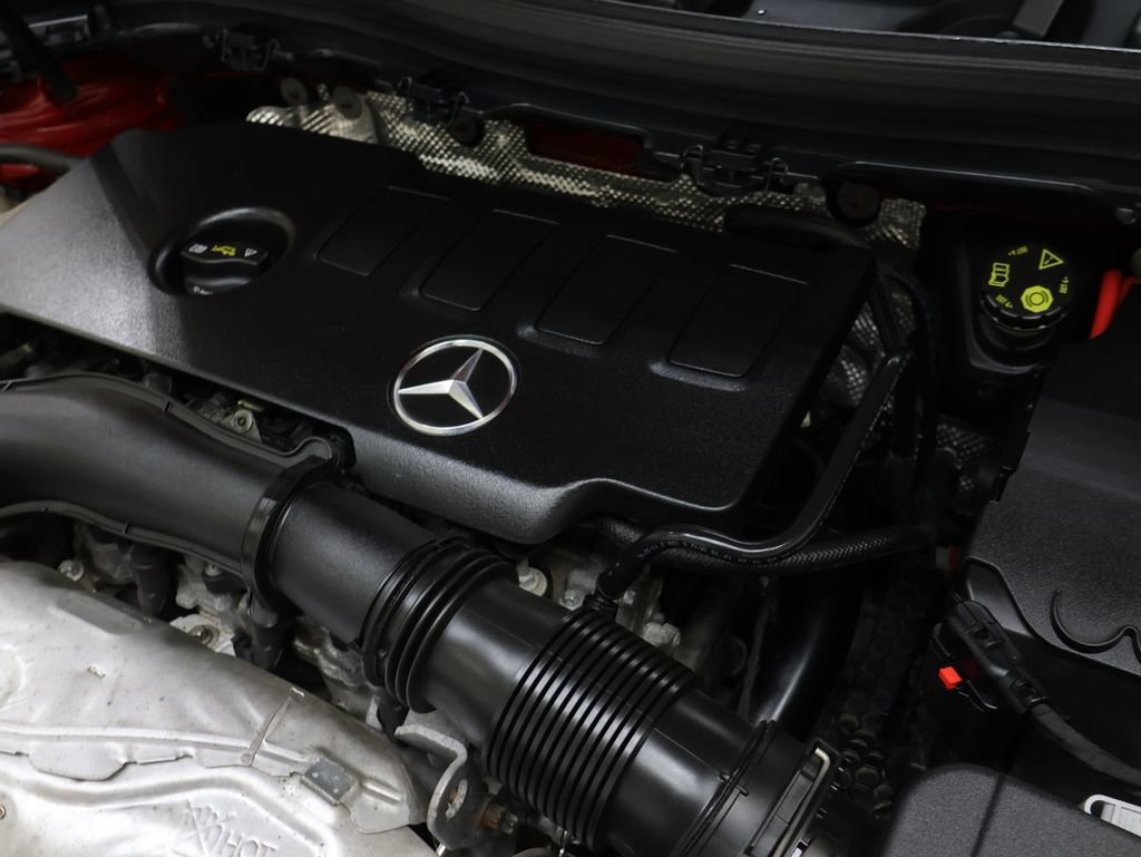 Used 2021 Mercedes-Benz GLA 250 4MATIC w/ Premium Package image 23
