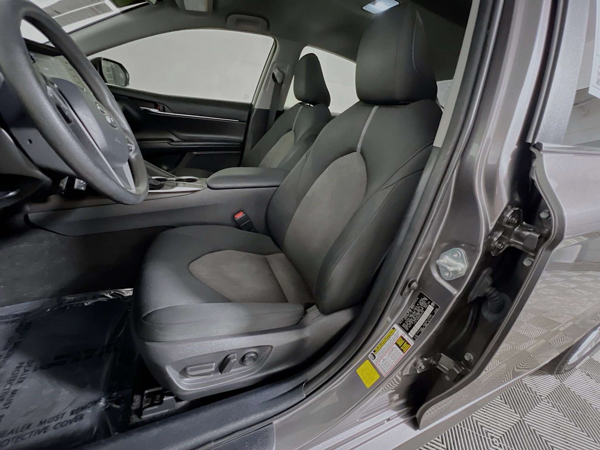 Used 2022 Toyota Camry LE image 15