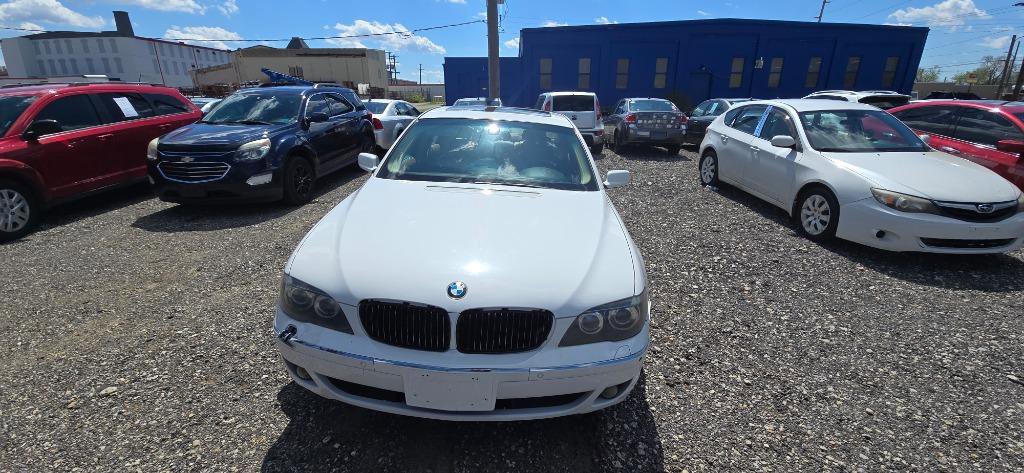 Used 2008 BMW 750i RWD image 2