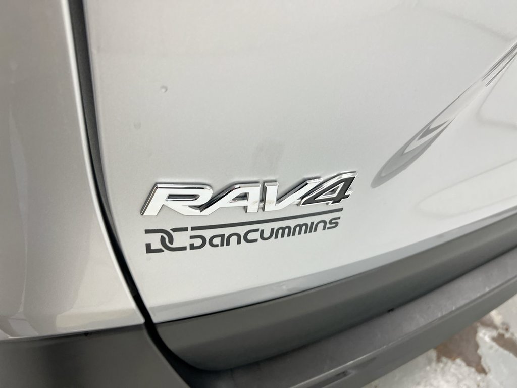 Used 2025 Toyota RAV4 LE AWD/4WD image 26
