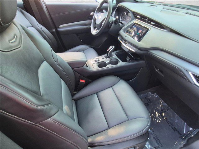 Used 2022 Cadillac XT4 Premium Luxury w/ Safety Alert Package FWD image 20