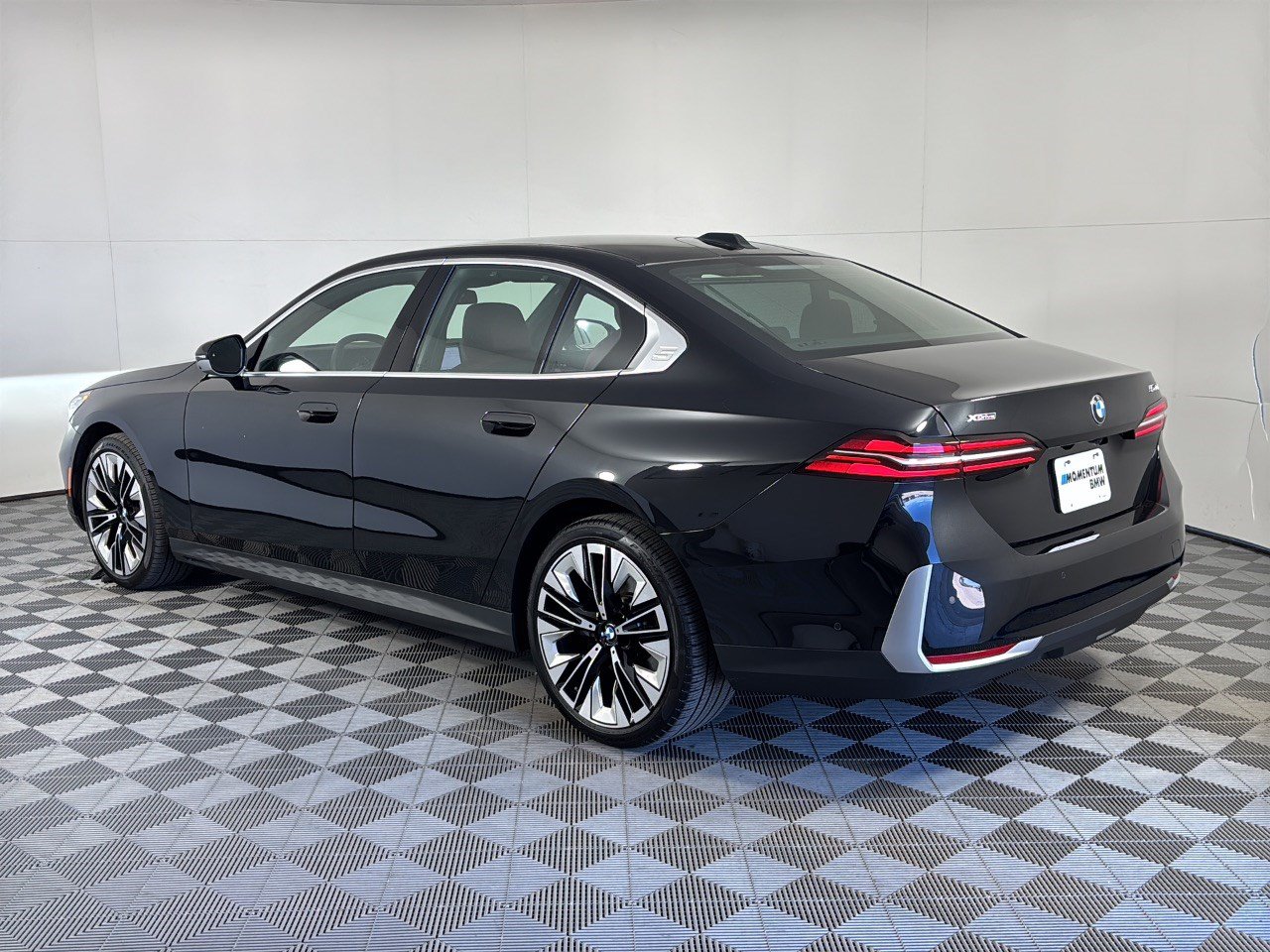 Used 2027 BMW 540i xDrive AWD/4WD image 3
