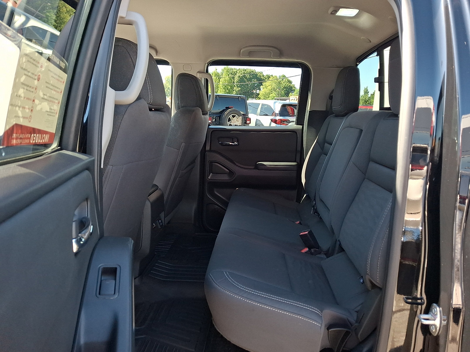 Used 2024 Nissan Frontier SV w/ SV Convenience Package AWD/4WD image 11