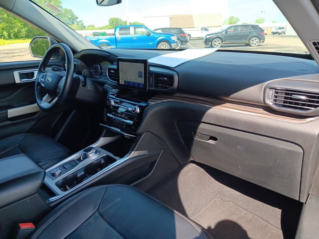 Used 2023 Ford Explorer Limited AWD/4WD image 36