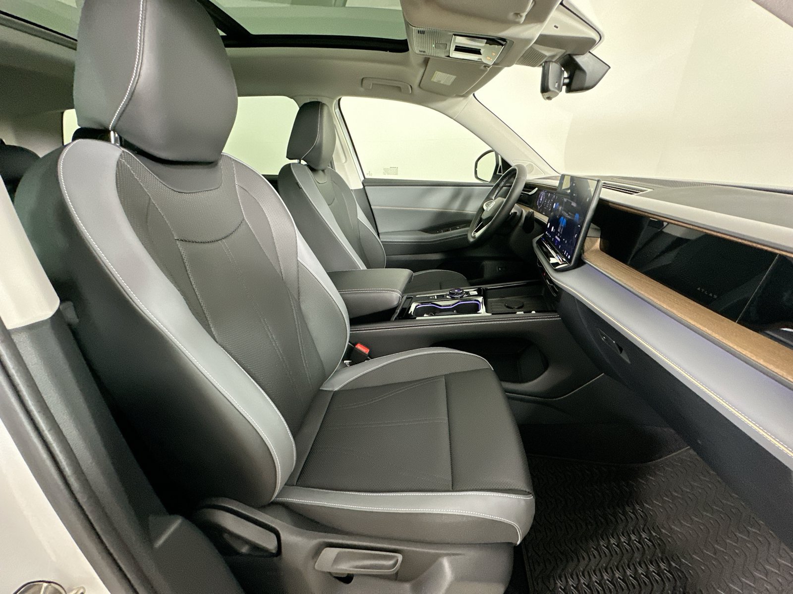 New 2027 Volkswagen Atlas SE AWD/4WD image 43