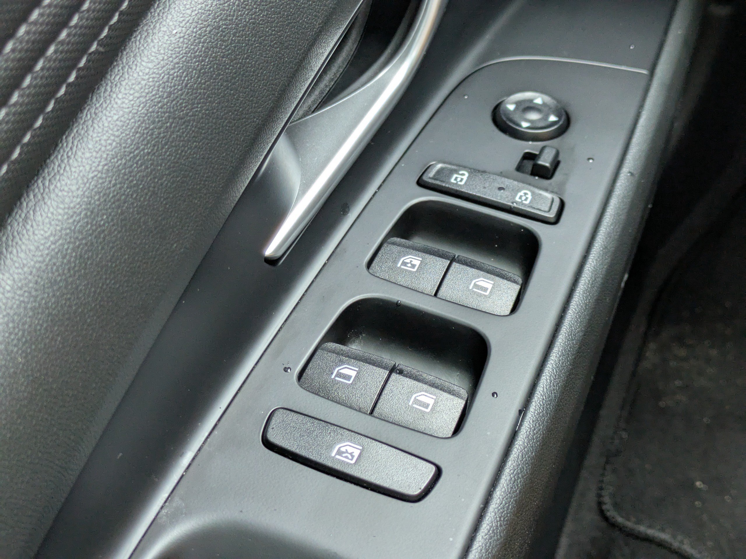 Used 2023 Hyundai Elantra Limited FWD image 21