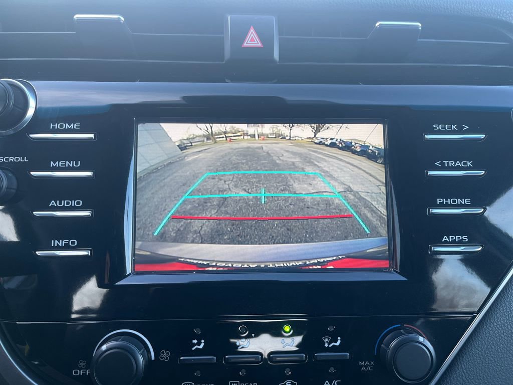 Used 2018 Toyota Camry LE image 20