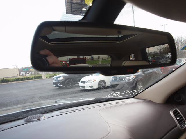 Used 2014 Jeep Grand Cherokee Overland AWD/4WD image 12