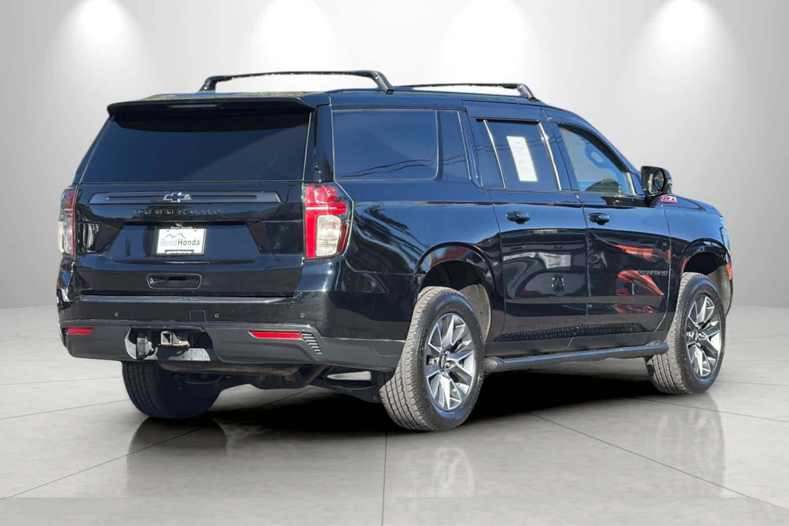 Used 2021 Chevrolet Suburban Z71 w/ Z71 Signature Package AWD/4WD image 2